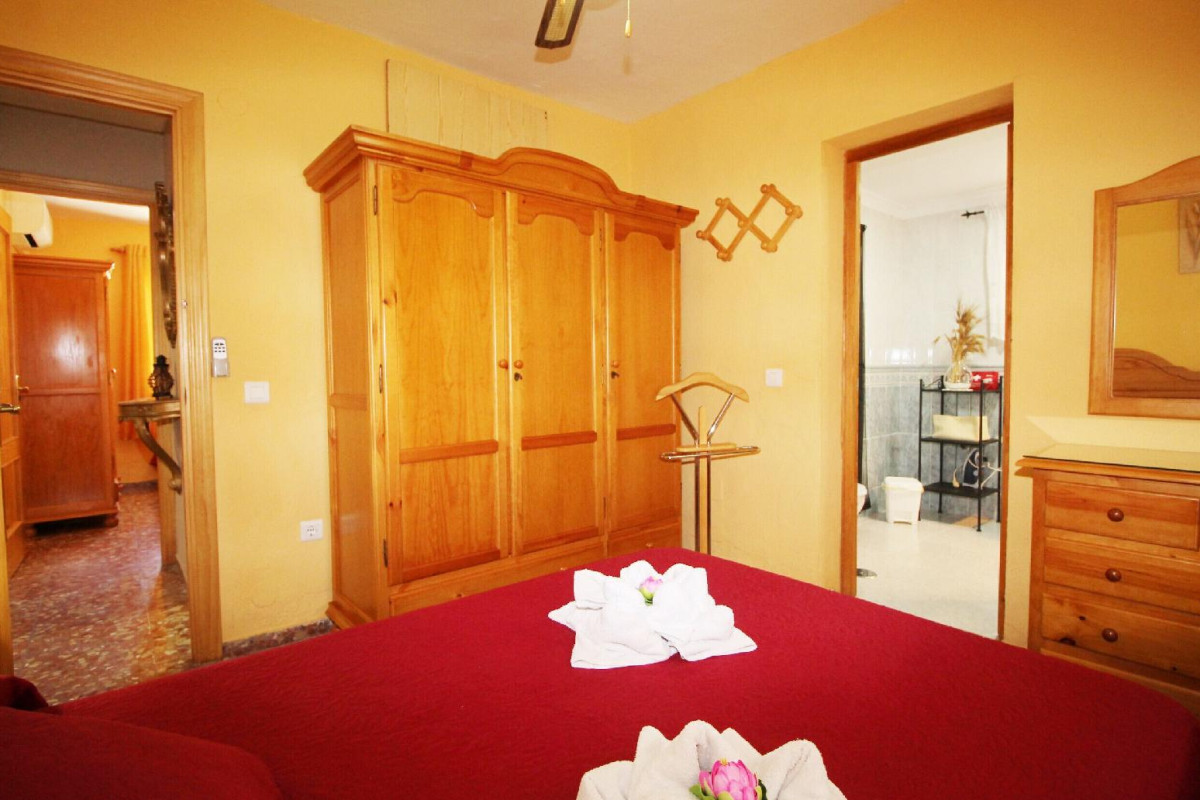 1090 Villa Las Flores