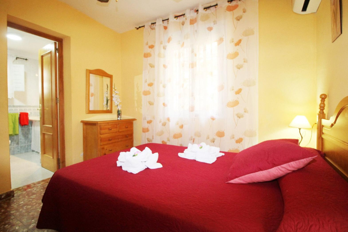 1090 Villa Las Flores