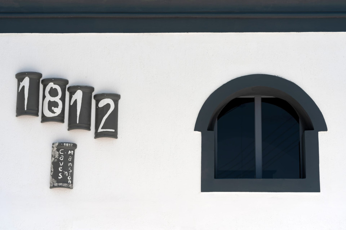 1812 Caves n Mansion