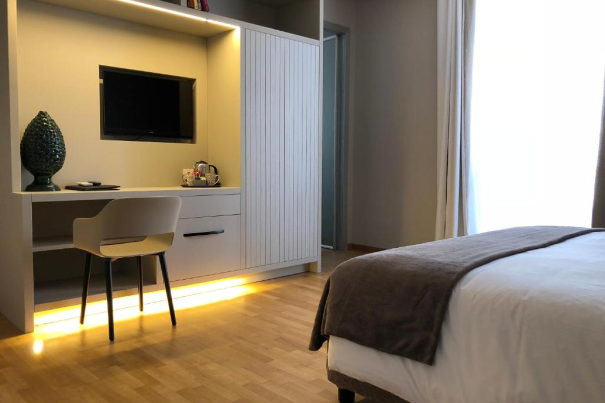 200 Rooms & Terrace