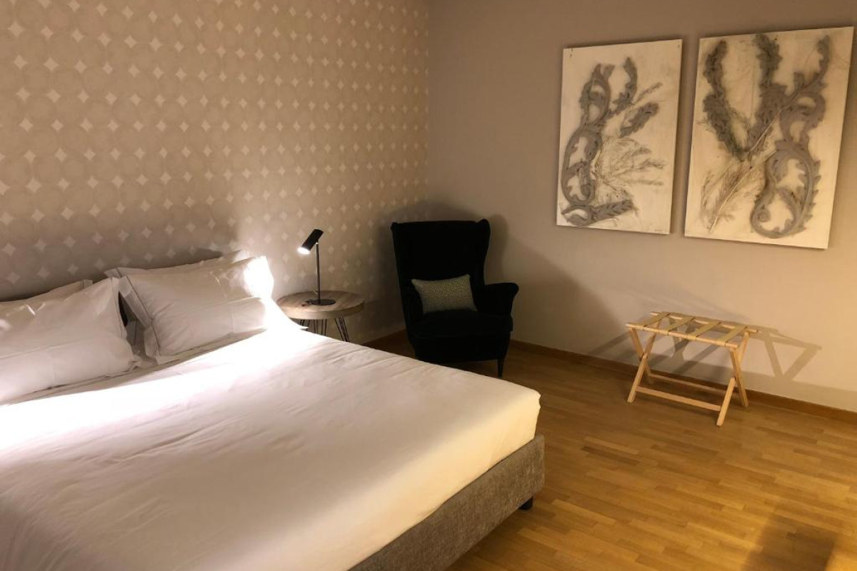 200 Rooms & Terrace