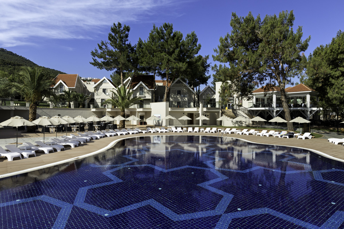 LONG BEACH CLUB NATURE