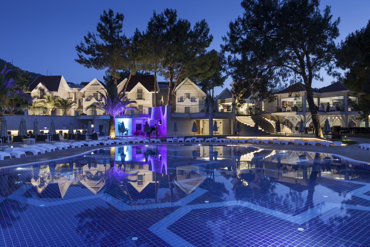 LONG BEACH CLUB NATURE