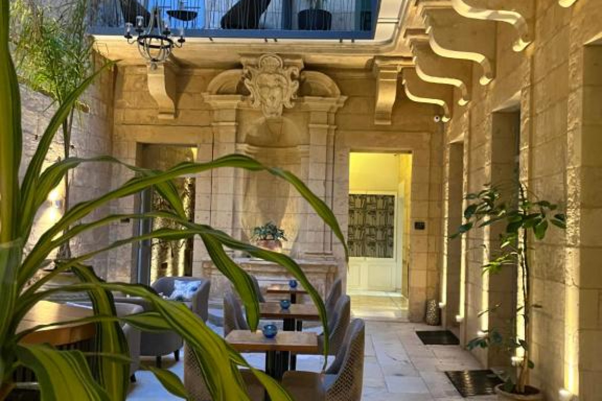 66 Saint Paul's & Spa
