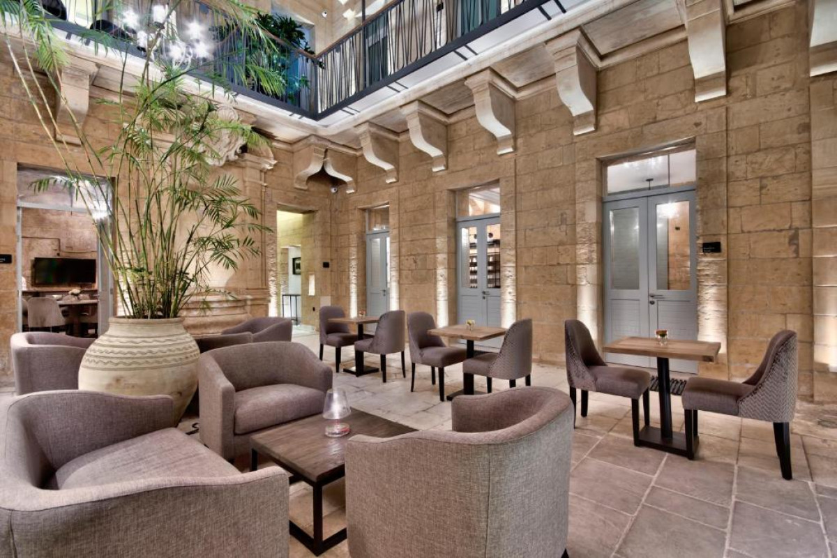 66 Saint Paul's & Spa