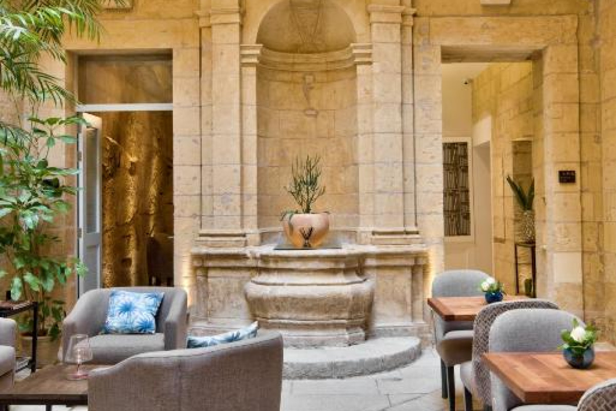 66 Saint Paul's & Spa