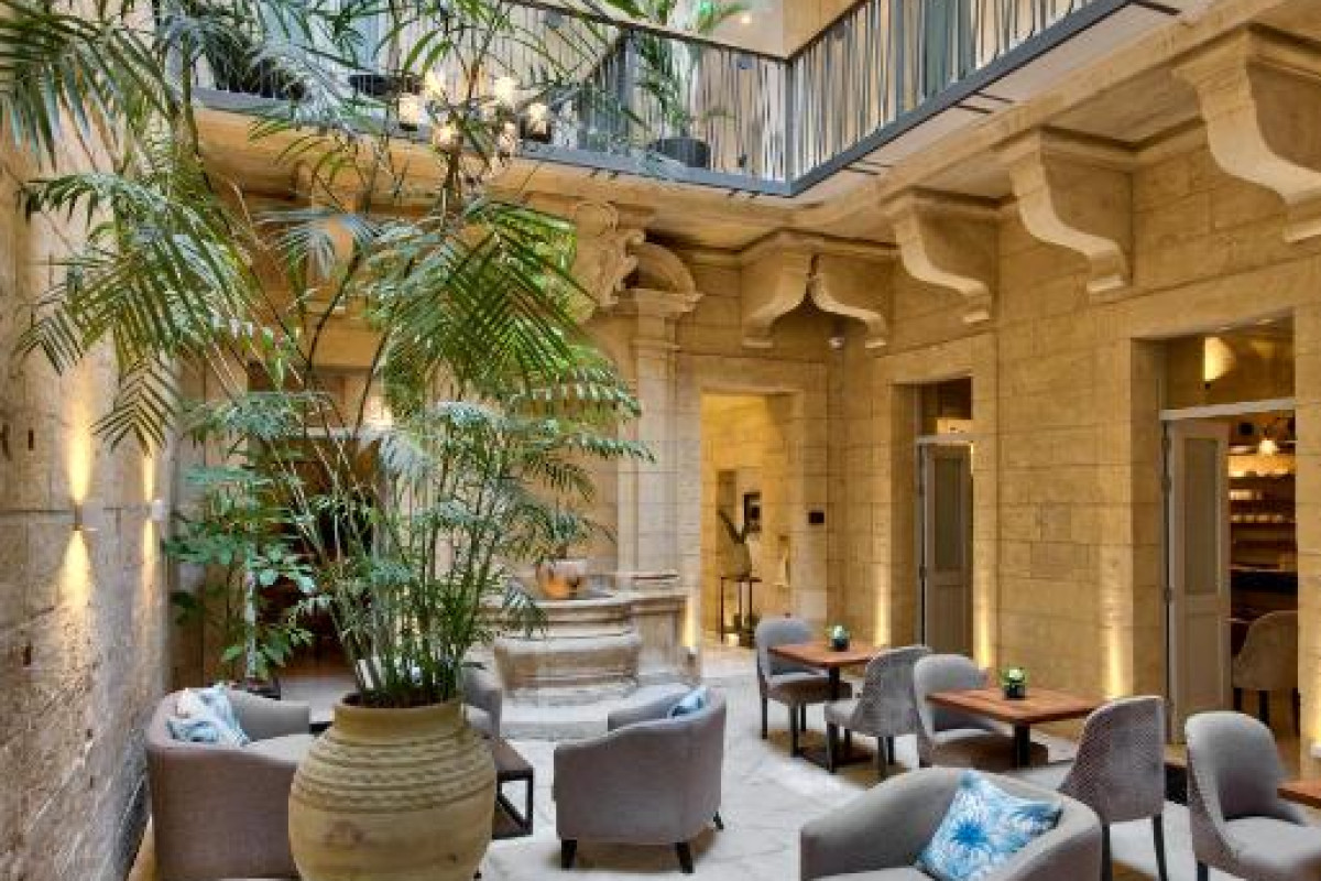 66 Saint Paul's & Spa