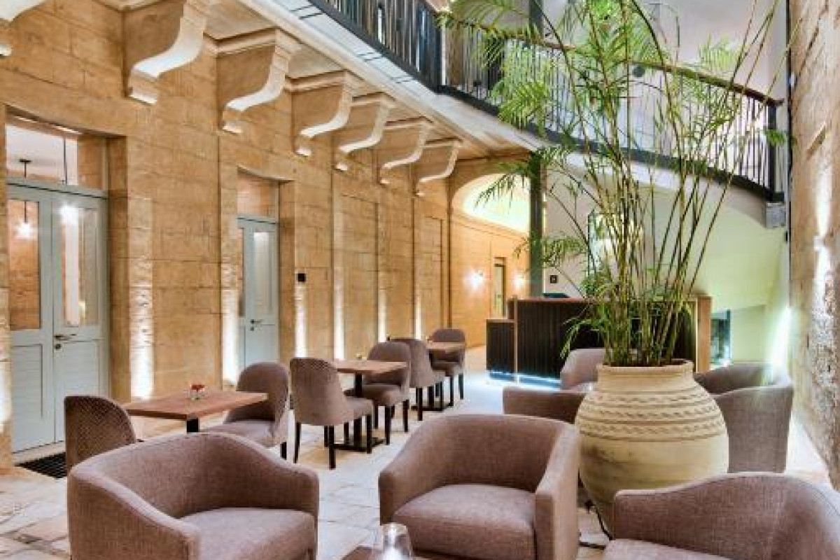 66 Saint Paul's & Spa