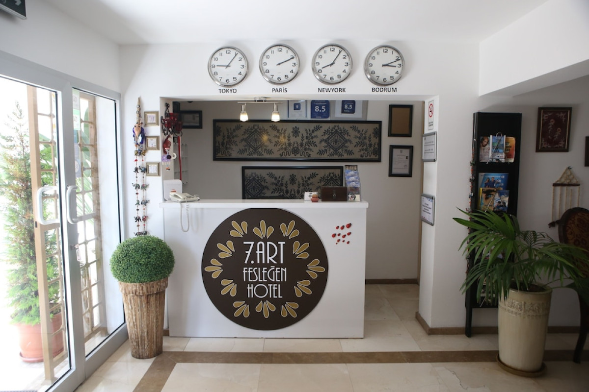 7 ART FESLEGEN HOTEL
