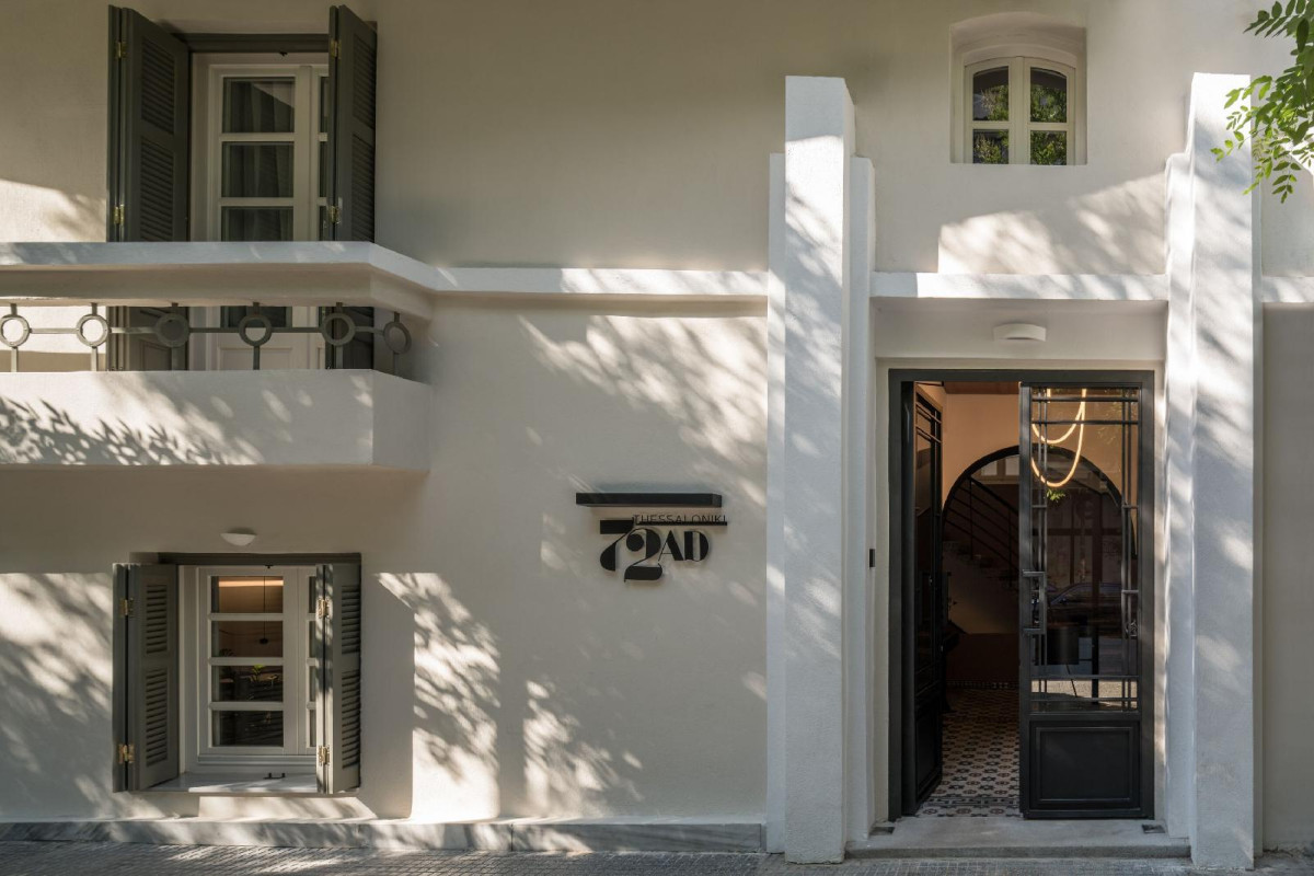 72 AD Suites