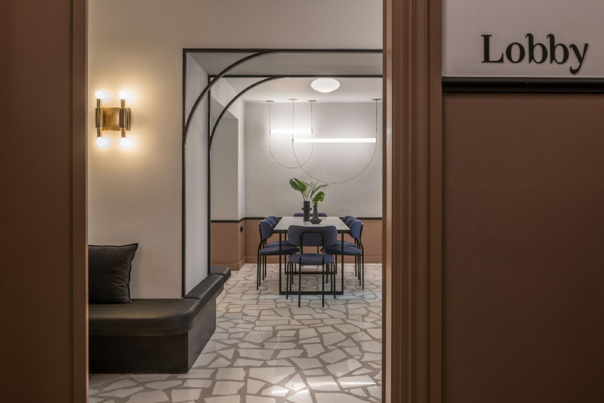 72 AD Suites