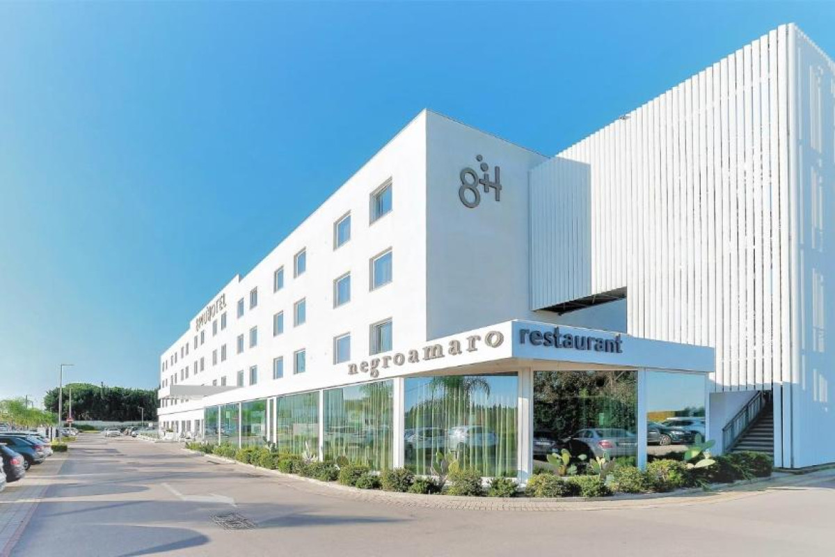8piuhotel