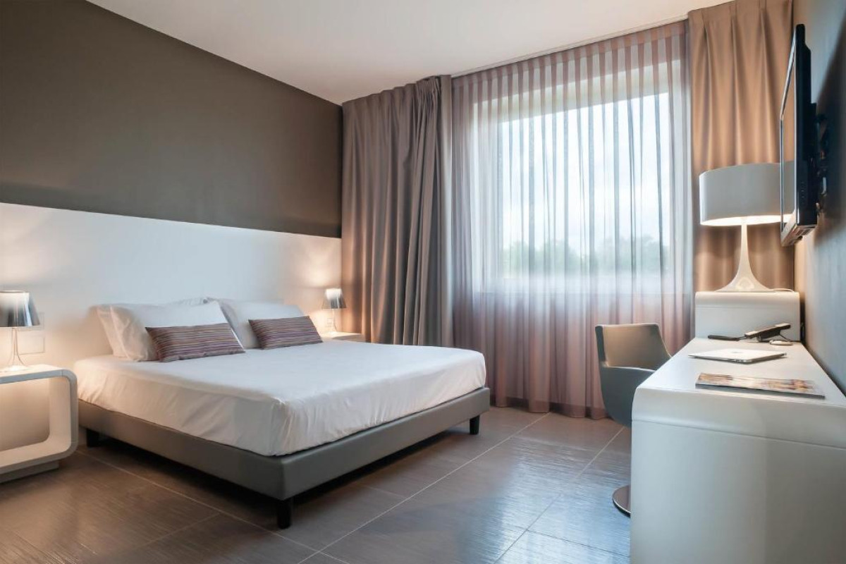 8piuhotel