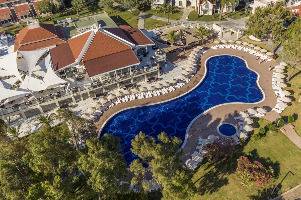 LONG BEACH CLUB NATURE