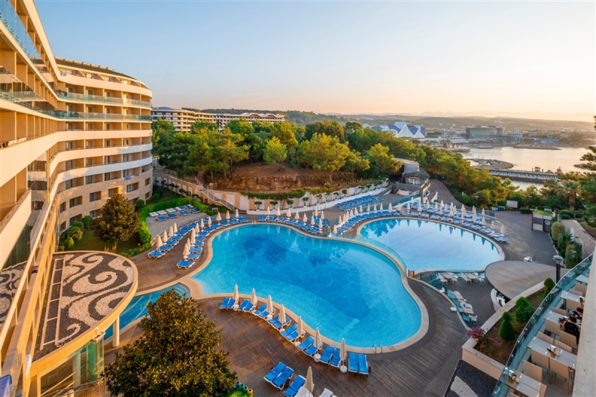 A GOOD LIFE UTOPIA FAMILY RESORT
