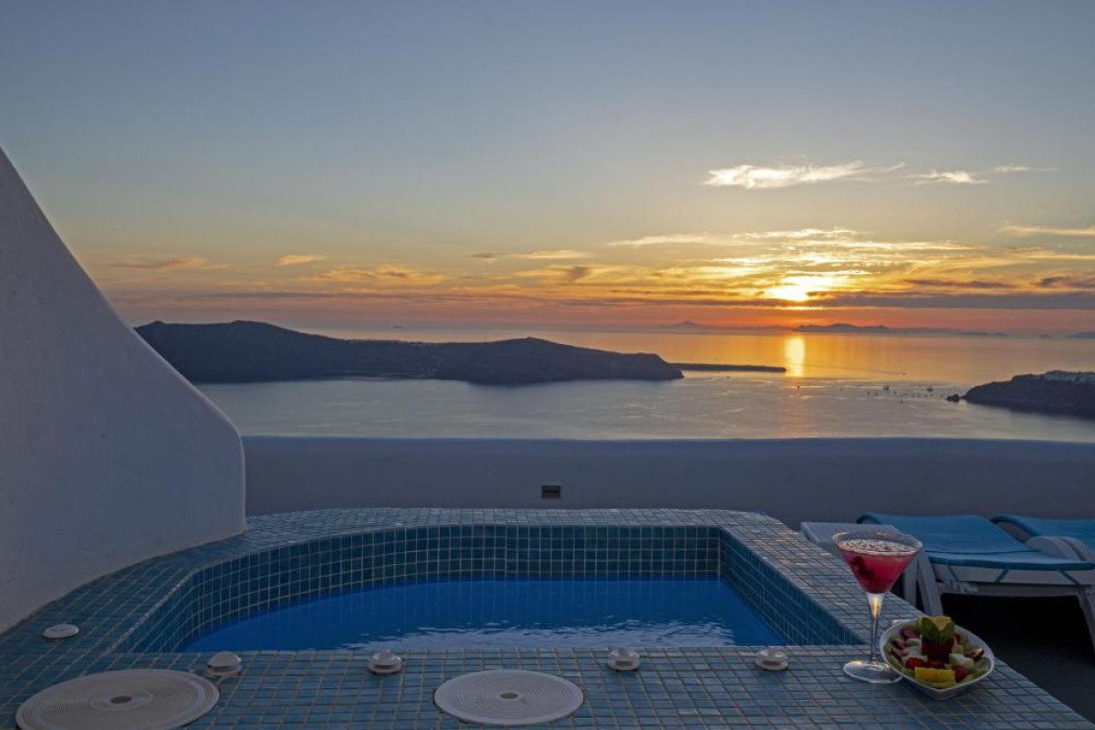 Abyssanto Suites & Spa by Apolafsi