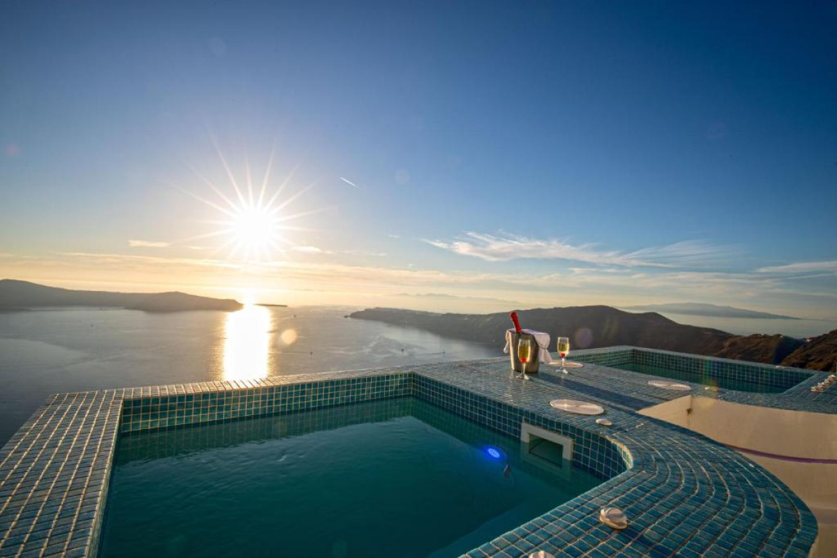 Abyssanto Suites & Spa by Apolafsi