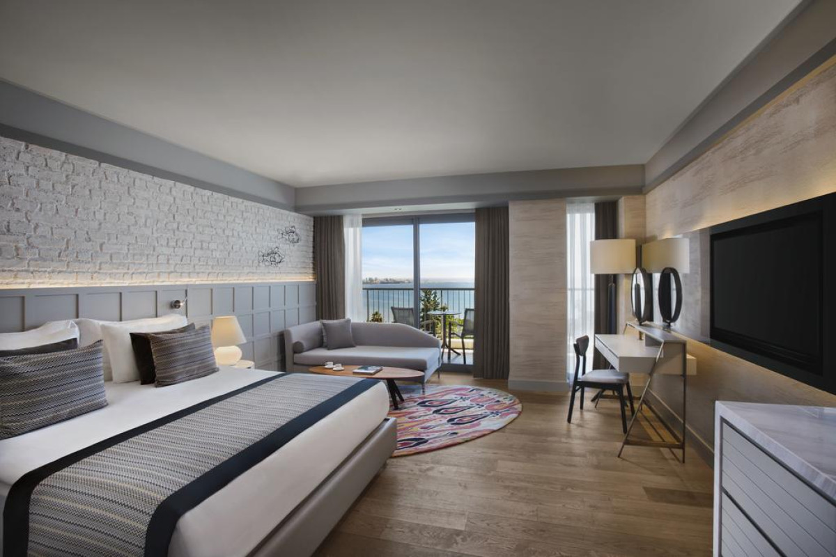 ACANTHUS & CENNET BARUT COLLECTION