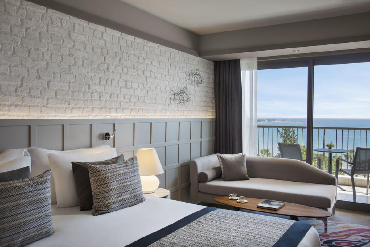 ACANTHUS & CENNET BARUT COLLECTION