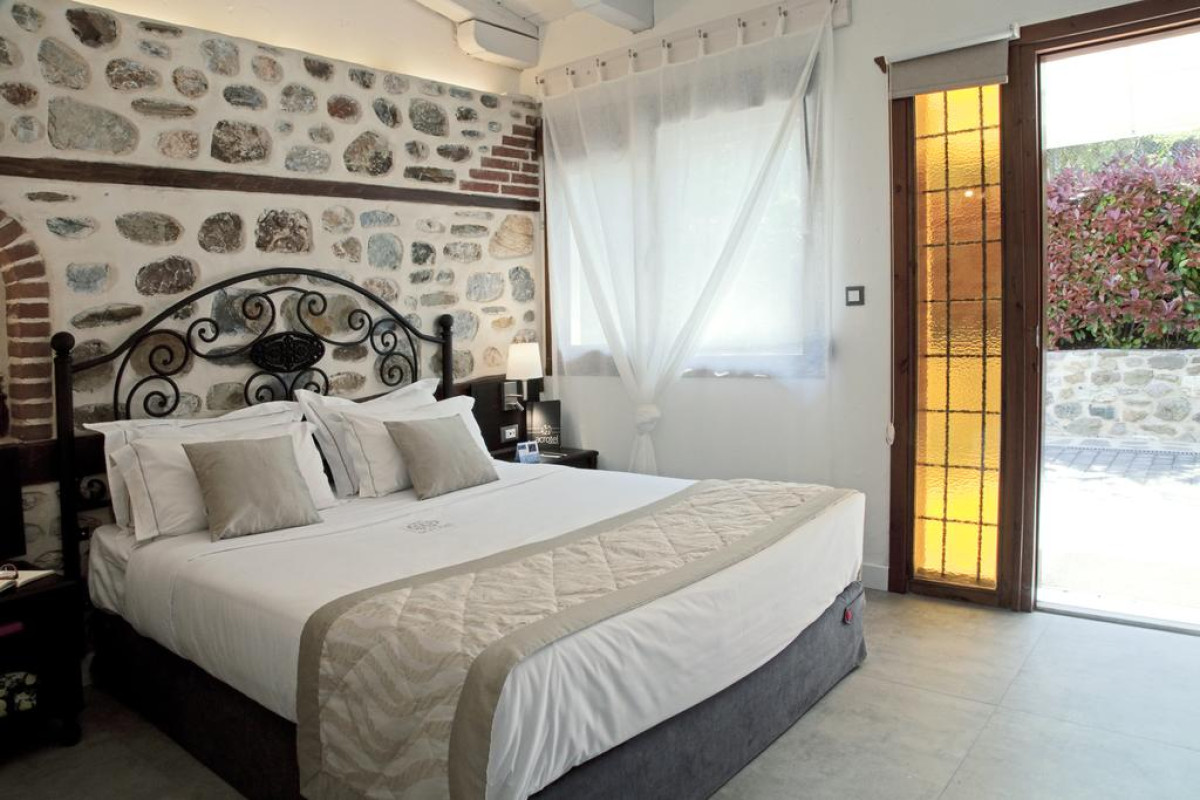 Acrotel Athena Residence