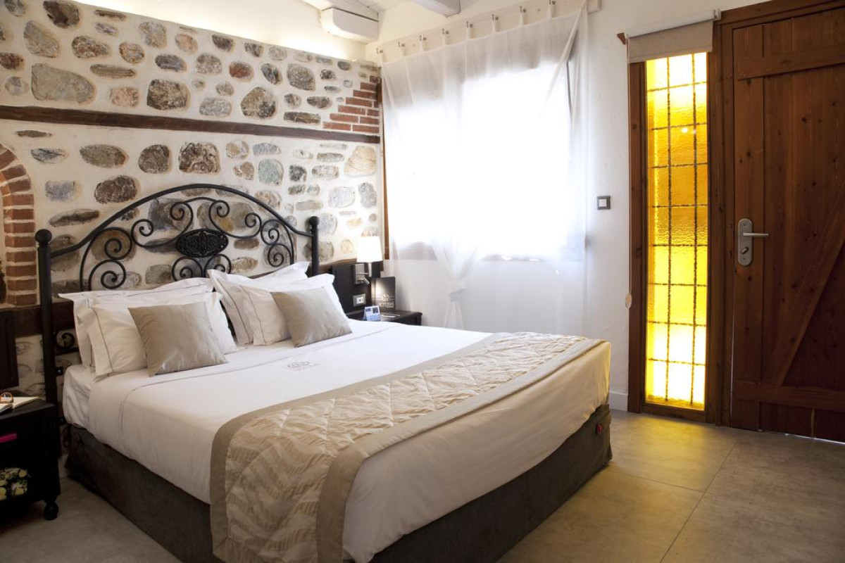 Acrotel Athena Residence