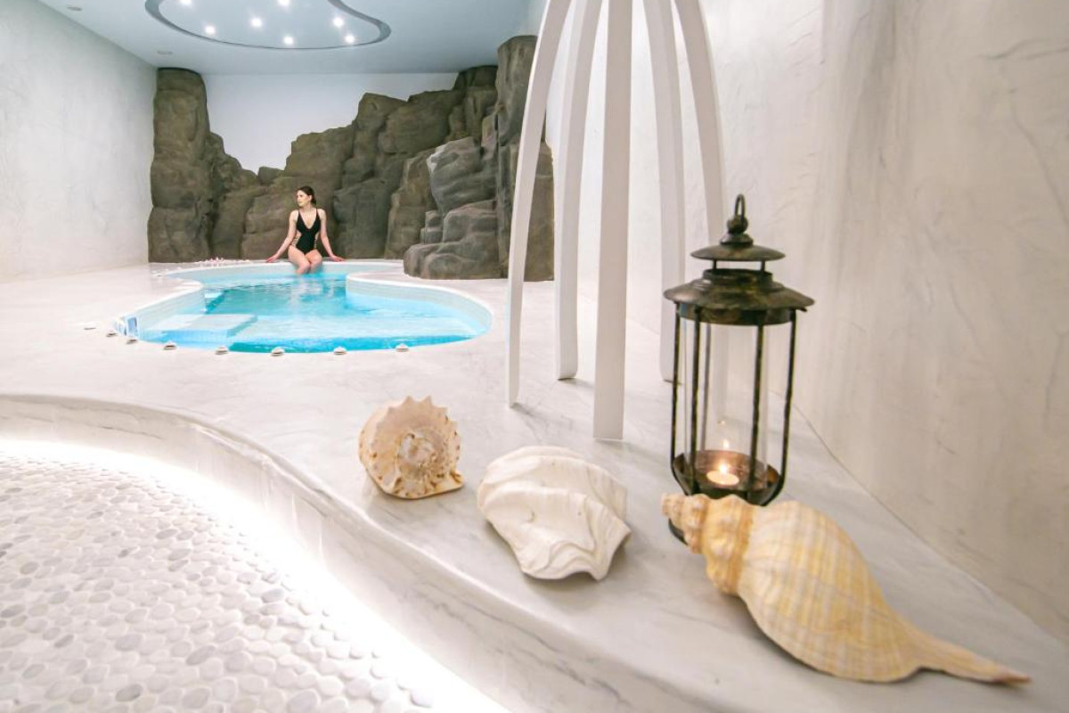 Acroterra Rosa Hotel & Spa