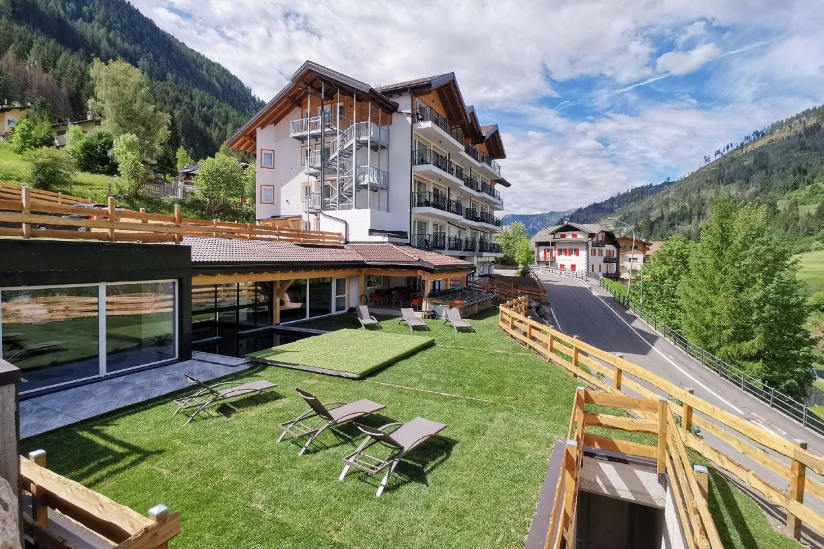 Active Alm Hotel