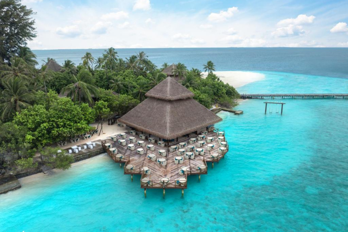 Adaaran Club Rannalhi Resort