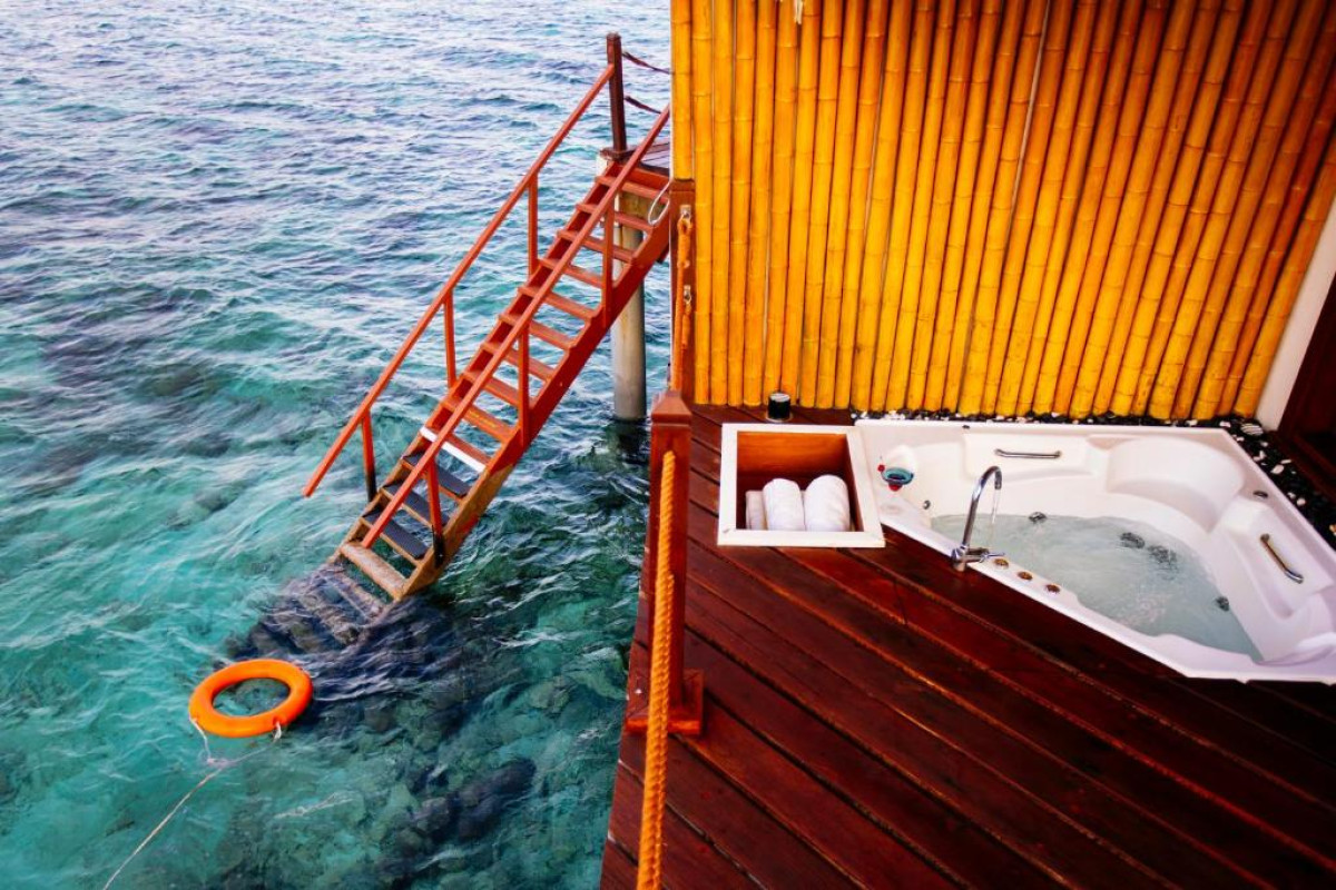 Adaaran Prestige Water Villas Resort