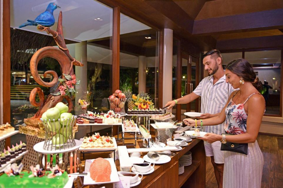 Adaaran Select Hudhuran Fushi Resort