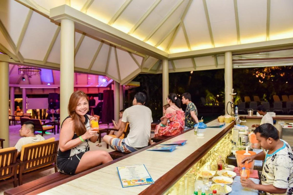 Adaaran Select Hudhuran Fushi Resort