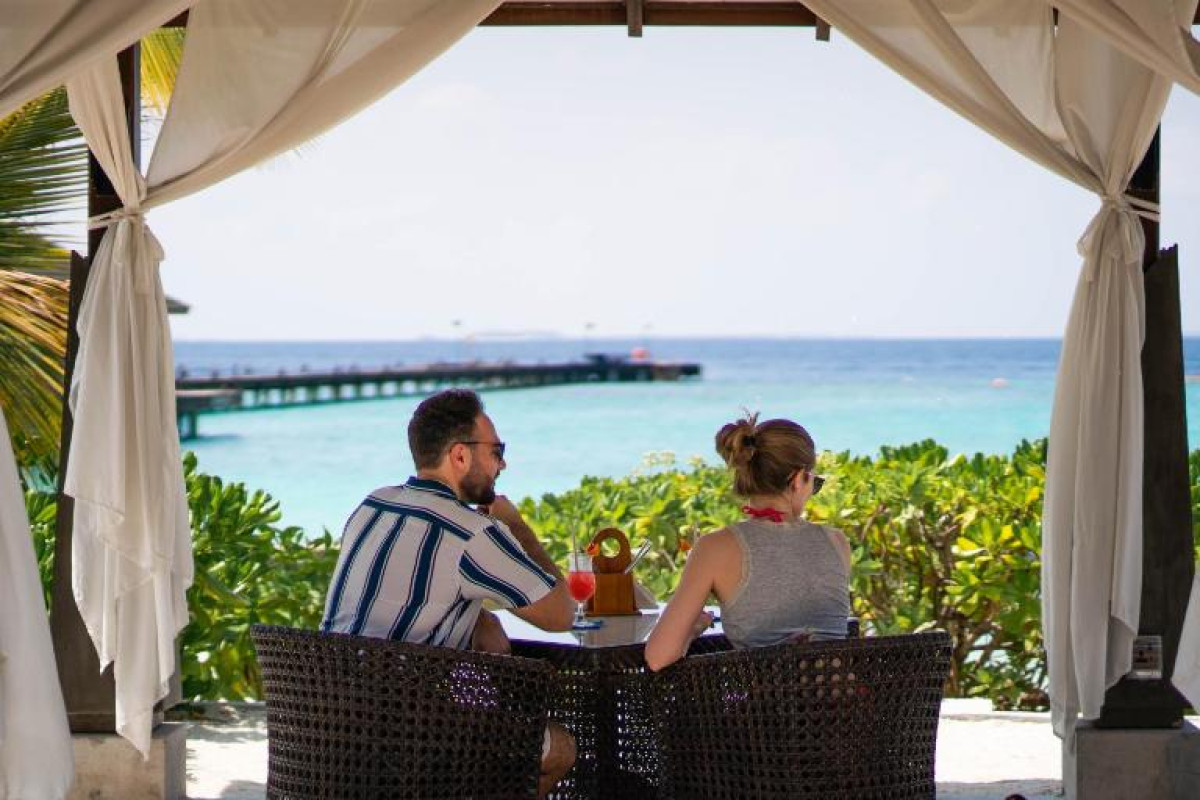 Adaaran Select Meedhupparu Resort