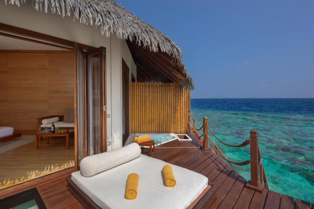 Adaaran Select Meedhupparu Resort