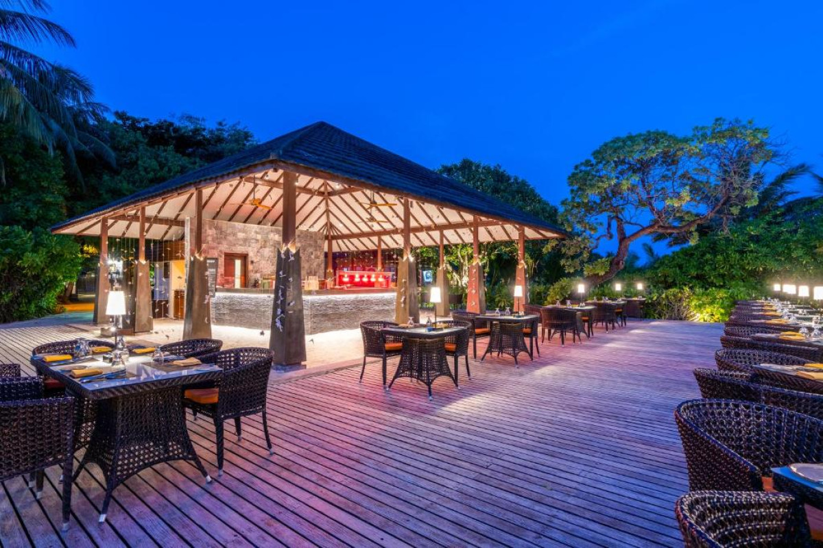Adaaran Select Meedhupparu Resort