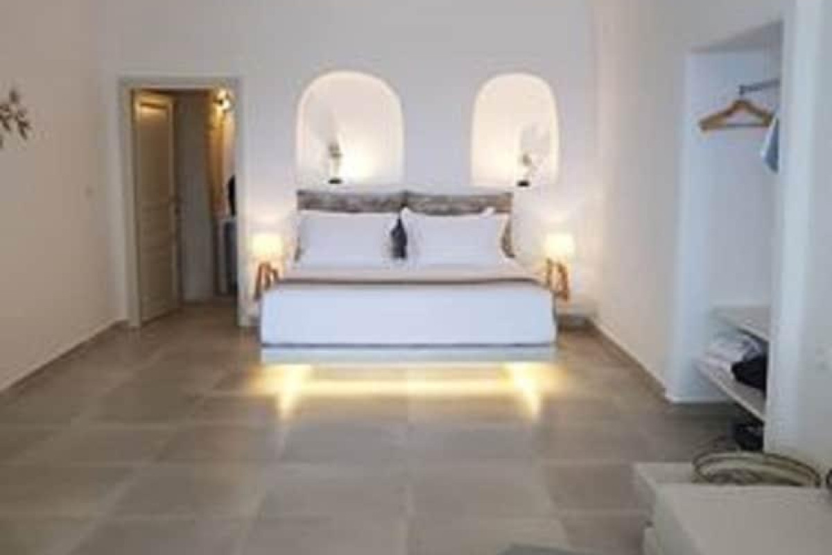 Adamant Suites Santorini