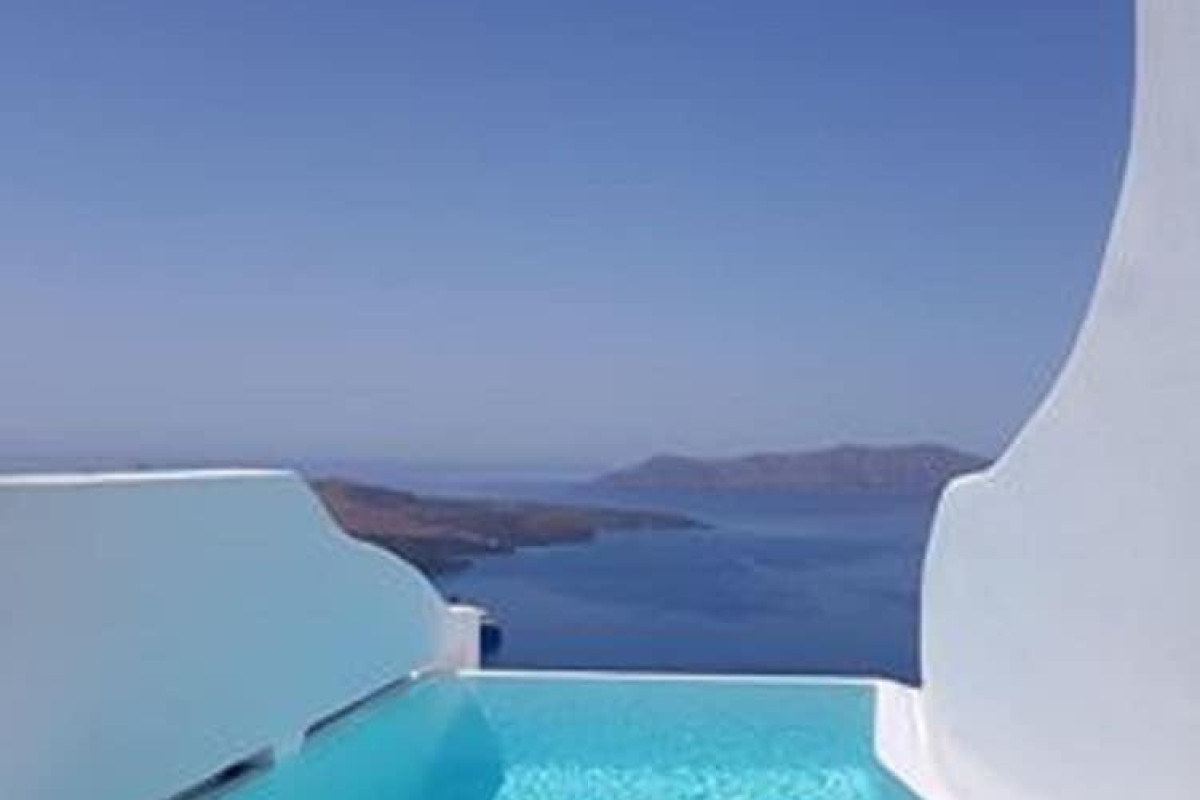 Adamant Suites Santorini