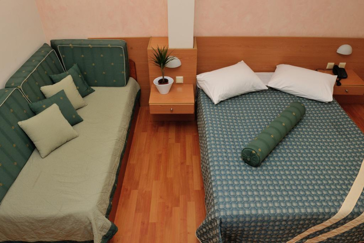 Adonis City Hotel