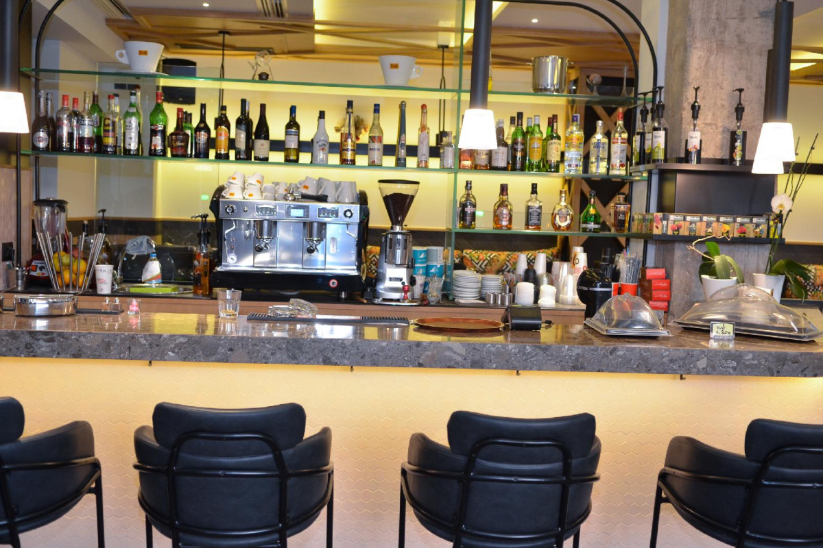 Adonis City Hotel