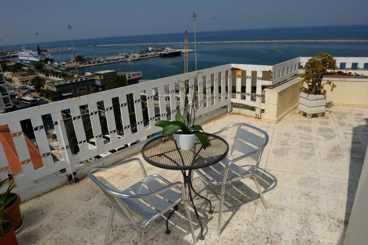 Adonis City Hotel