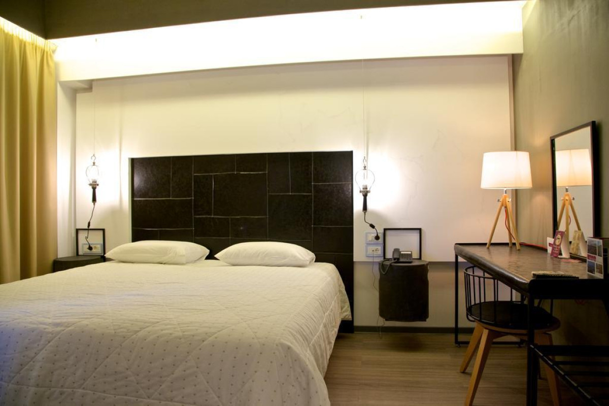 Adonis City Hotel