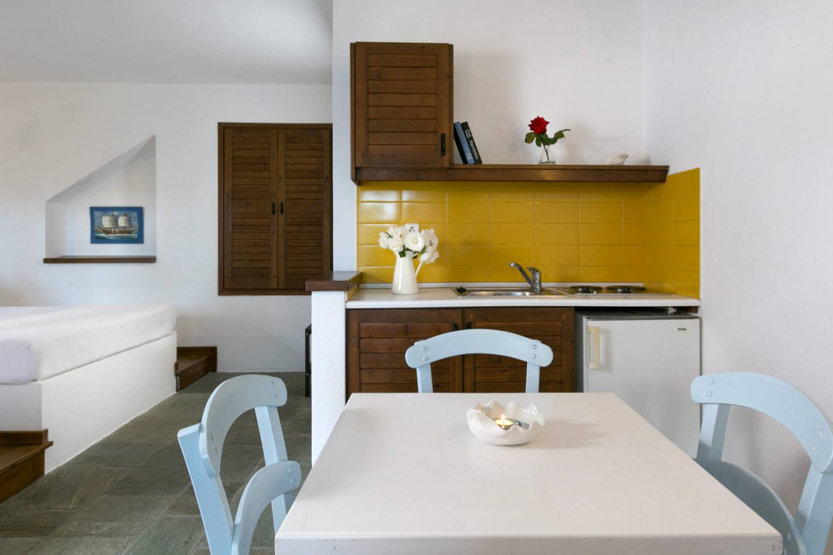 Aeolos Hotel(F)