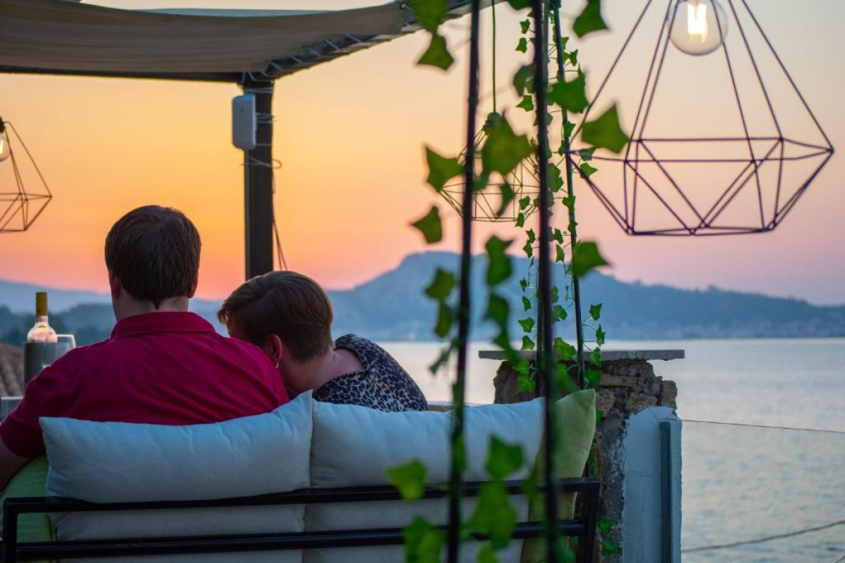 Agoulos Beach Hotel