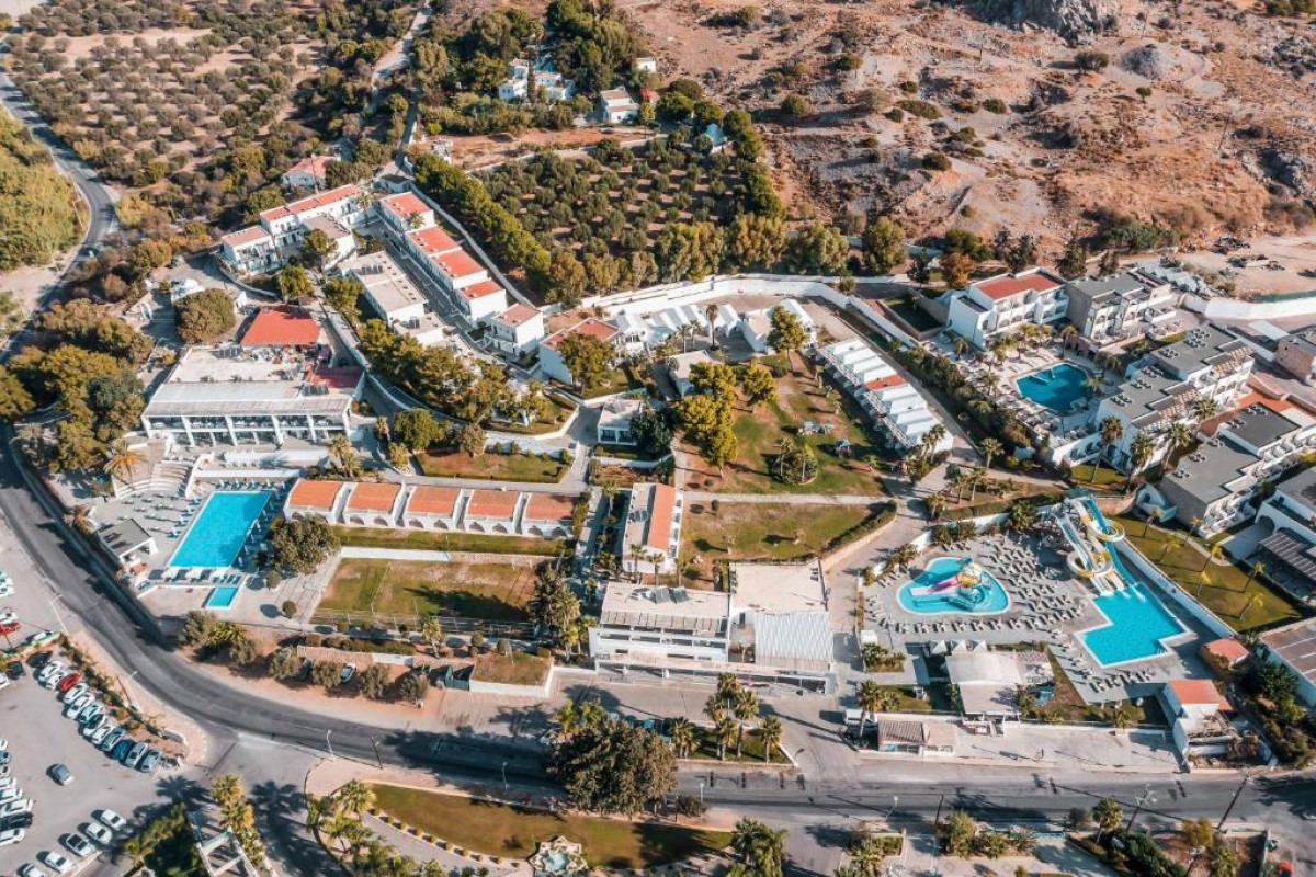 AIORA AQUA RESORT