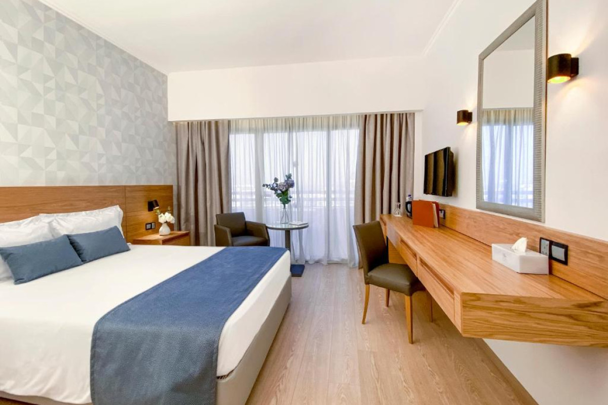 Ajax Hotel