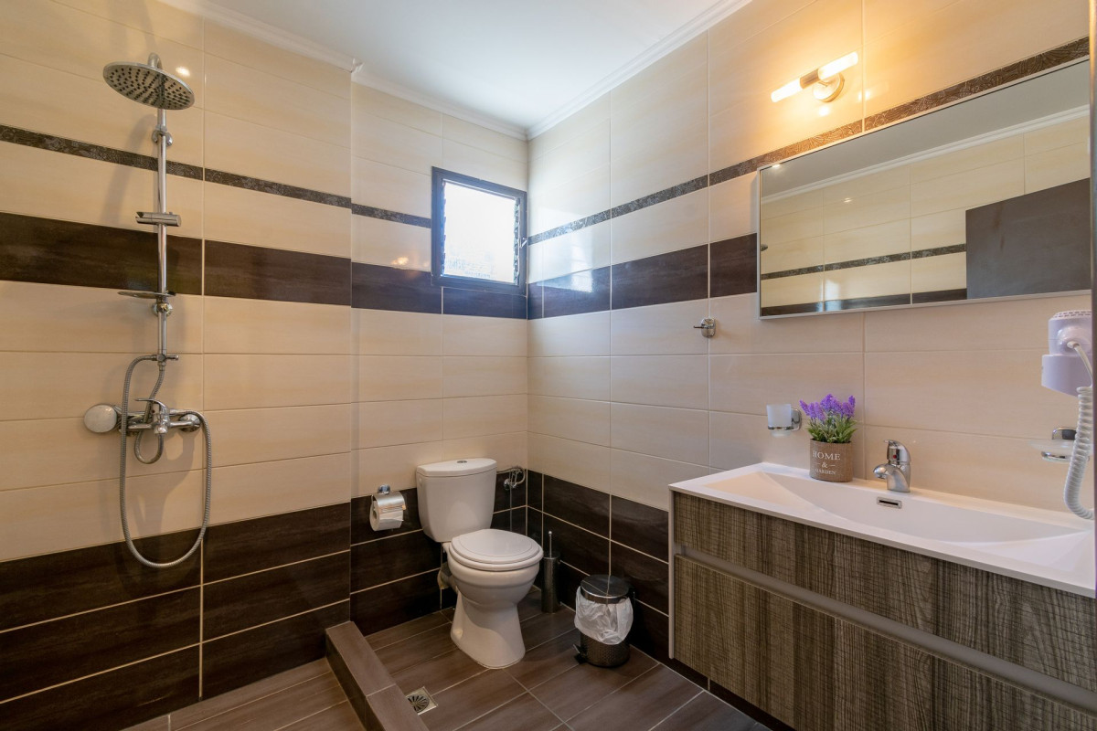 Akis Villa Studios & Apartments with Pool