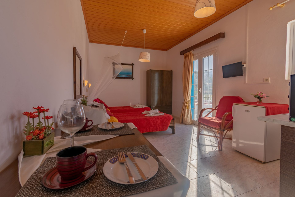 Akis Villa Studios & Apartments with Pool