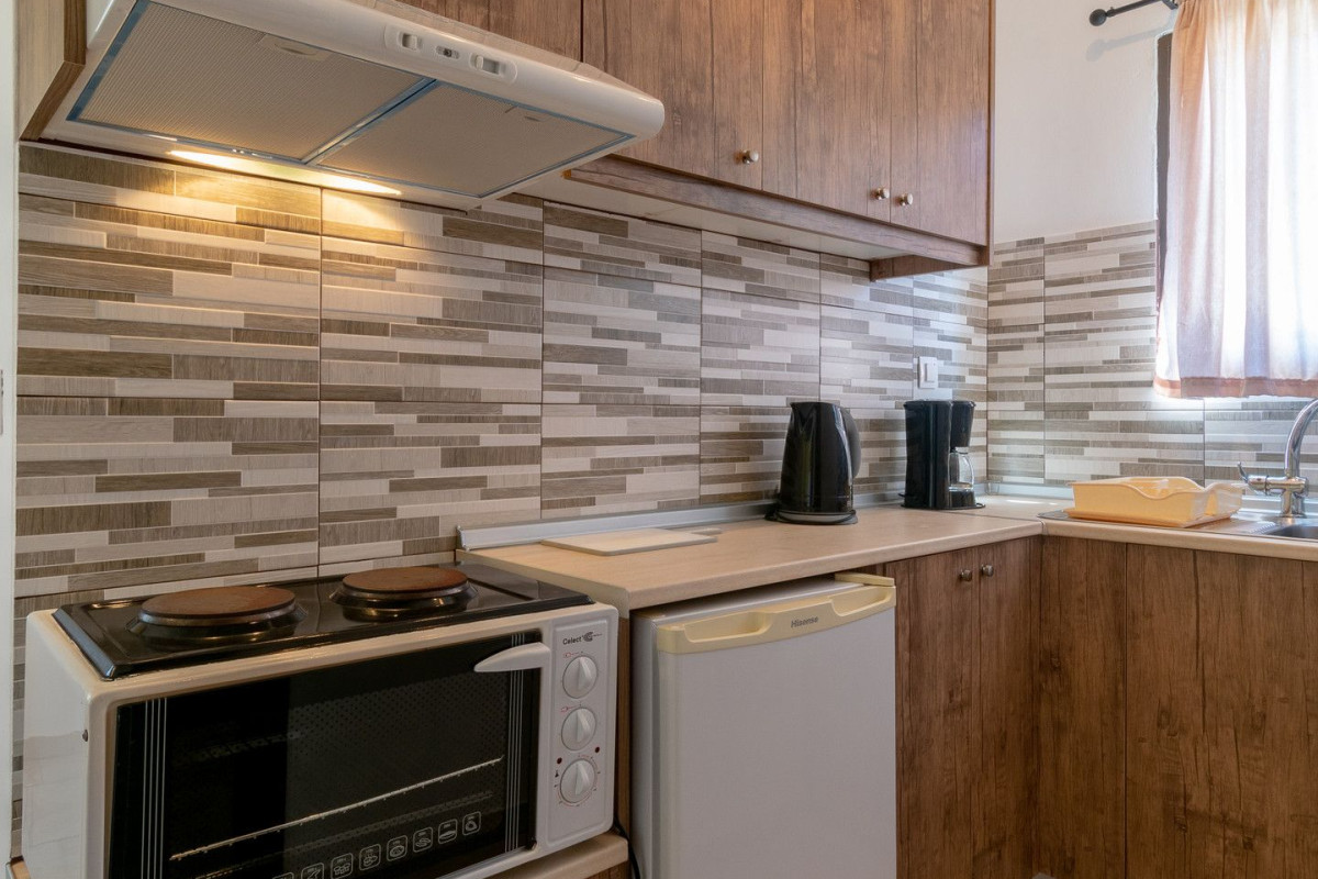 Akis Villa Studios & Apartments with Pool