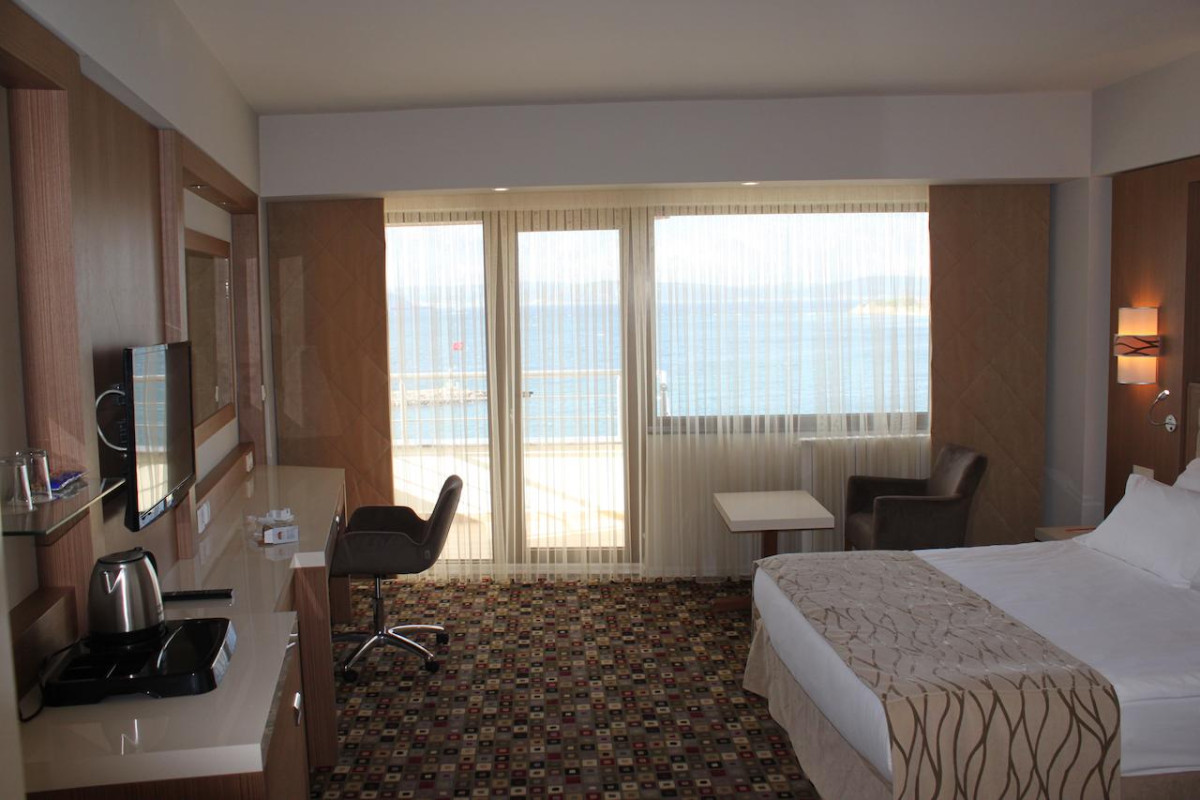 AKOL HOTEL