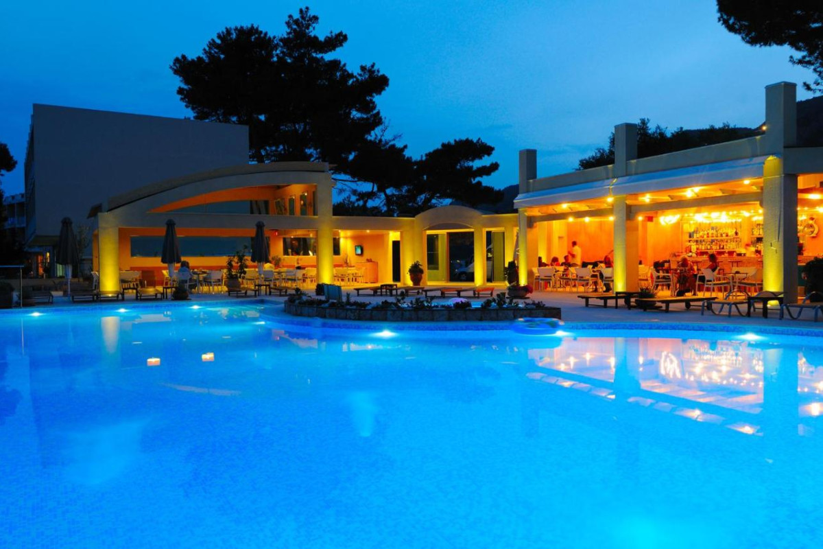 AKROTIRI BEACH RESORT HOTEL