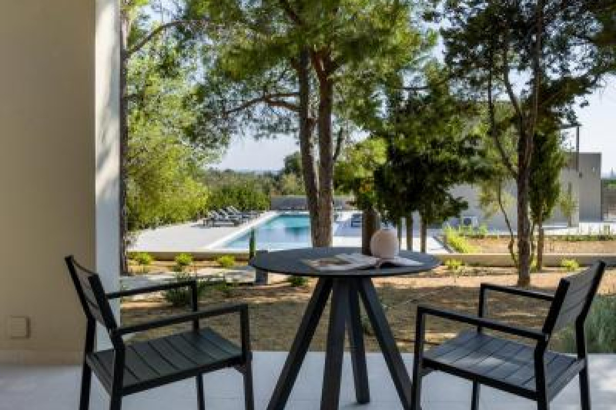 Akrotiri Suites